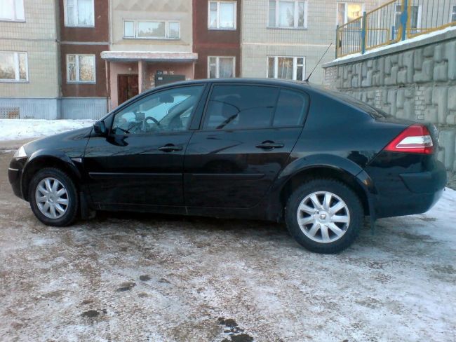   Renault Megane -    